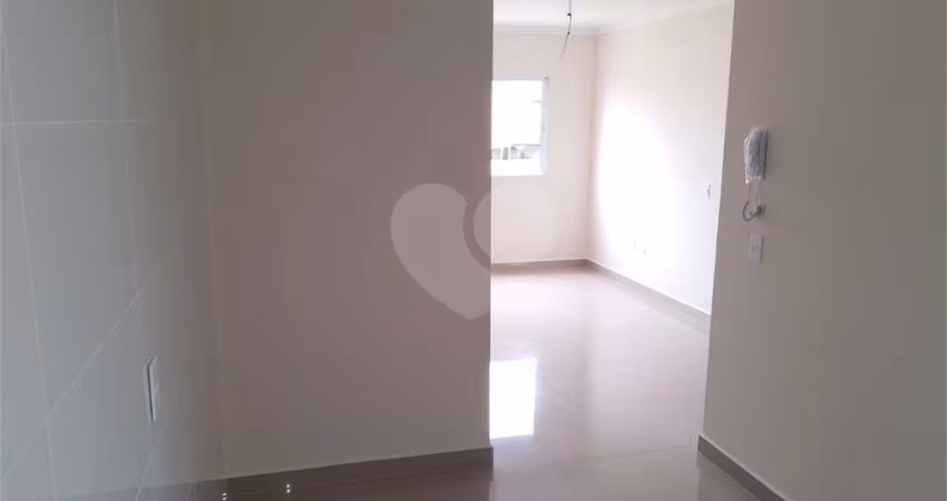 Condomínio de 18 casas, 2 dormitórios, 1 vaga no bairro de  Vila Gustavo