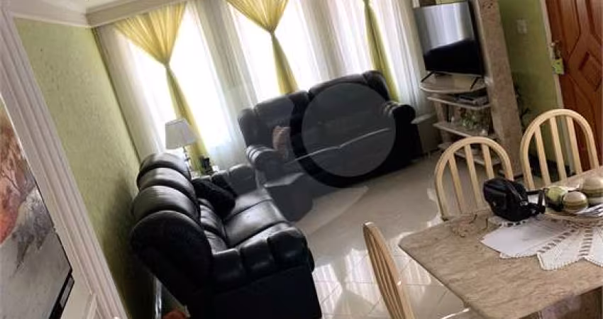 Vende-se Sobrado com 3 suítes e 4 vagas perto do TRIMAIS Tucuruvi