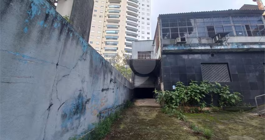 GALPAO NA VOLUNTARIOS DA PATRIA