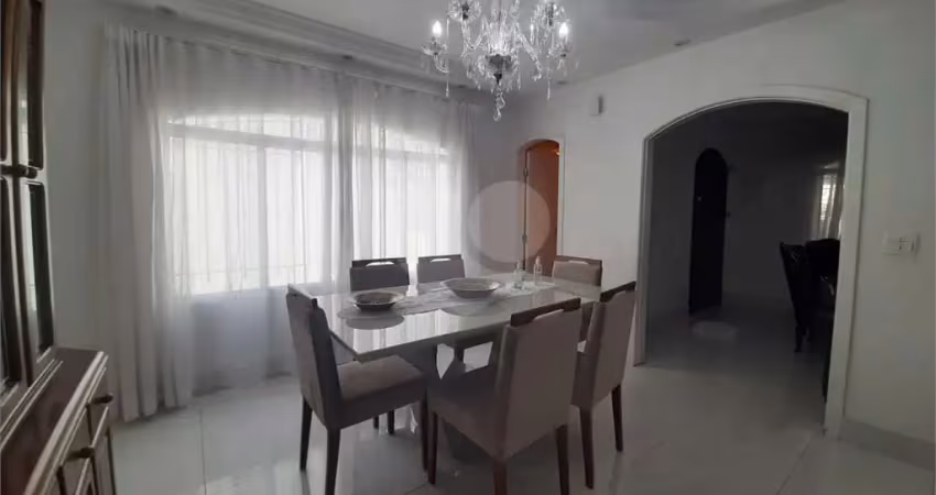 SOBRADO NA VILA MEDEIROS,03 DORMITÓRIOS,01 SUITE,03 VAGAS, COM LAVANDERIA, 02  QUINTAIS, ARMÁRIOS