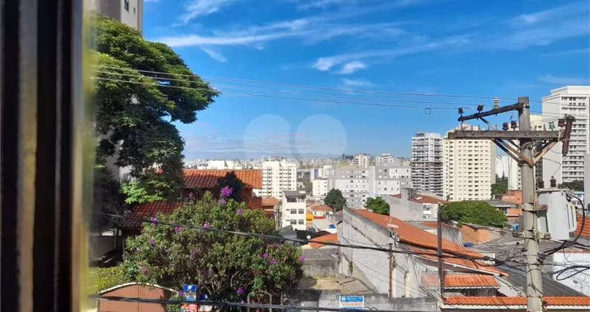 Sobrado amplo com quintal próximo a Braz Leme
