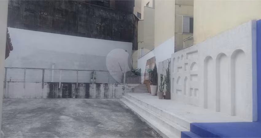 Terreno com casa e studio na Vila Maria Alta - oportunidade para construtores.