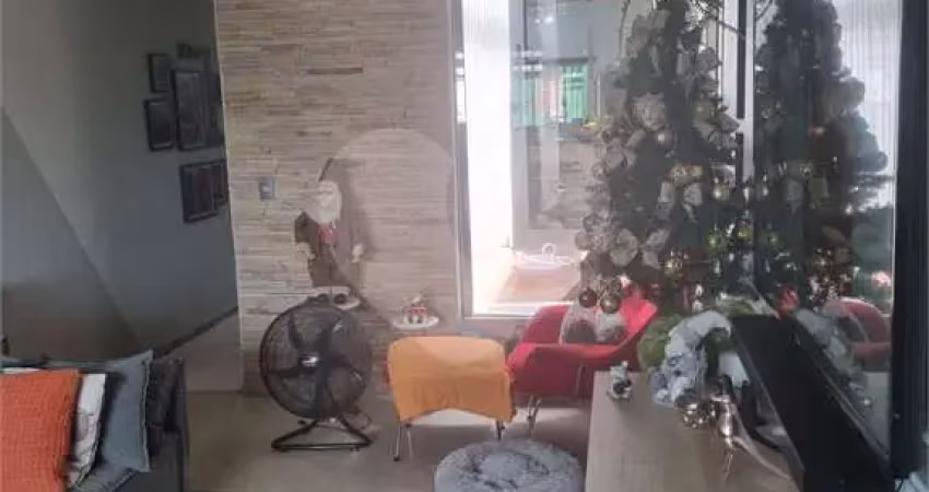 Casa com 3 quartos à venda na Rua Neá, Penha, São Paulo