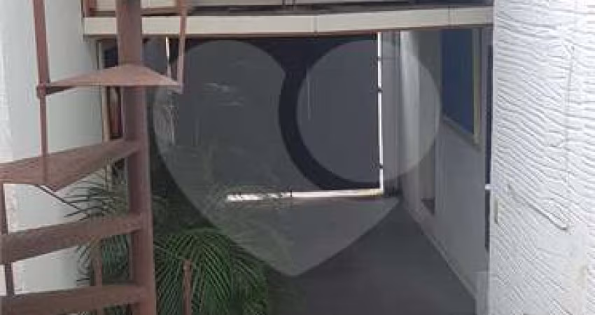 VENDE SE PROPRIEDADE COM FUNDO DE COMÉRCIO - OTIMO SOBRADO COM 18 STUDIOS/KITNETES - IMOVEL RENDA