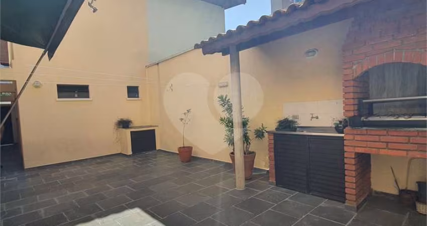 Casa 169m² construídos 3 suítes, 2 vagas com amplo quintal Chácara Klabin