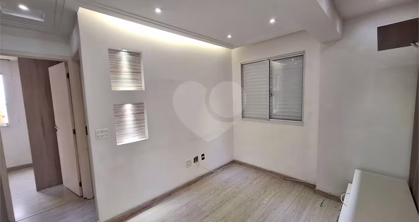 Apartamento na Vila Gustavo com varanda e lazer completo