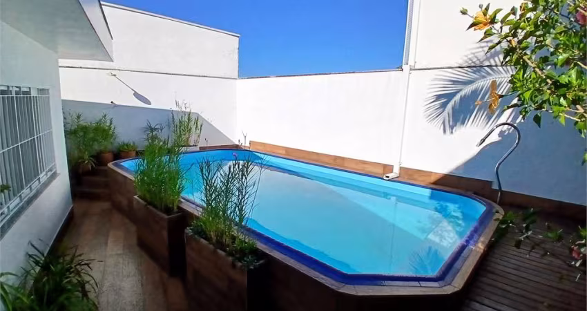 Casa térrea com piscina no bairro Palmas do Tremembé!