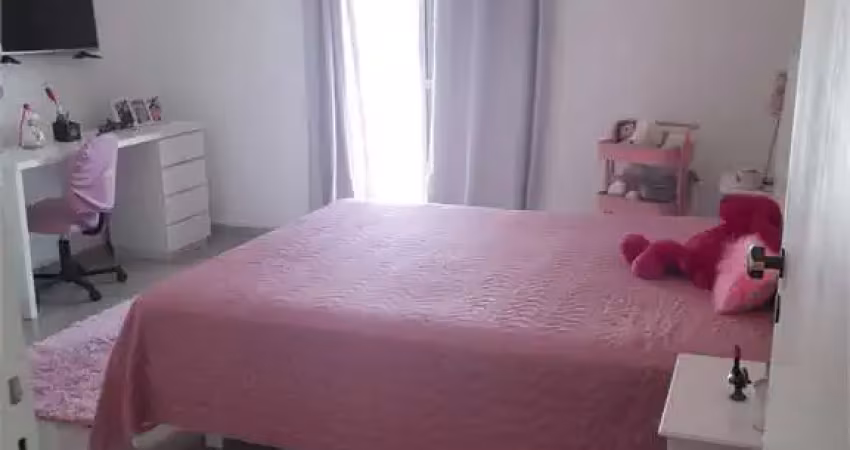 Casa com 3 quartos à venda na Rua José Francisco Parra, Vila Romero, São Paulo
