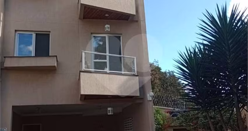 Sobrado em Condomínio Fechado – Excelente Localização