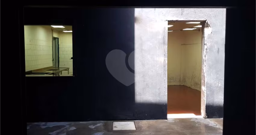 VENDE-SE SOBRADO COMERCIAL DE 400 m²