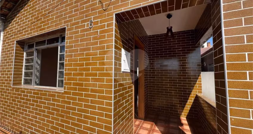 Casa de Vila à venda na Vila Mazzei totalmente reformada!