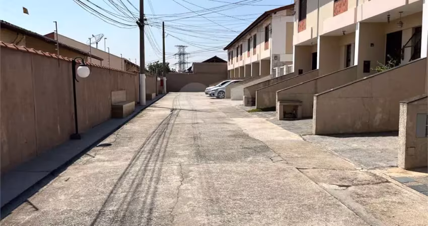 Casa em condomínio fechado