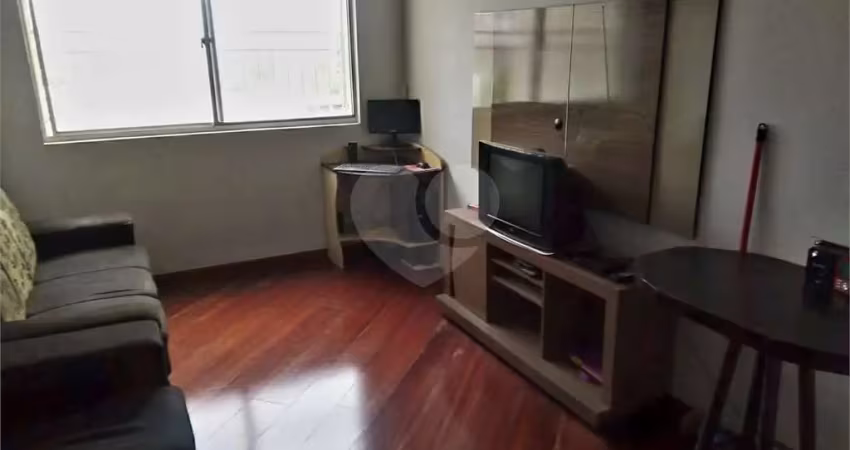 Apartamento à Venda com 2 Dormitórios - 1 Vaga de Garagem