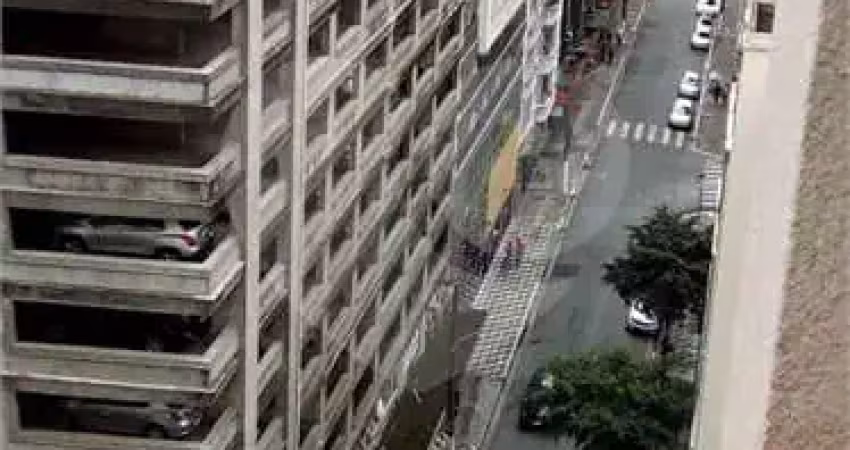 Oportunidade única de imóvel comercial ao lado do metrô república