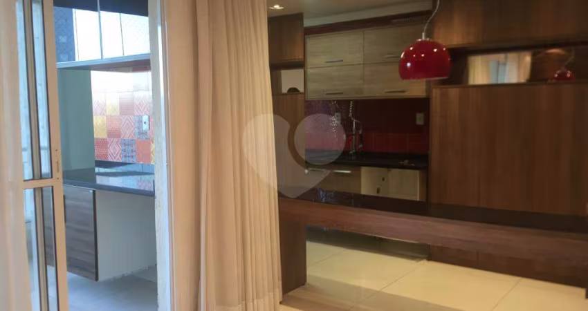 Apartamento novo, habitado por apenas 2 anos, acabamento completo e excelente localização!!