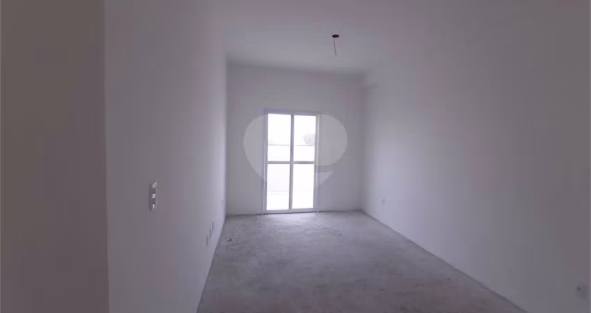 Apartamento com 46,10m2, 2 quartos, sala, cozinha, banheiro, área de serviço com quintal e 1 vaga