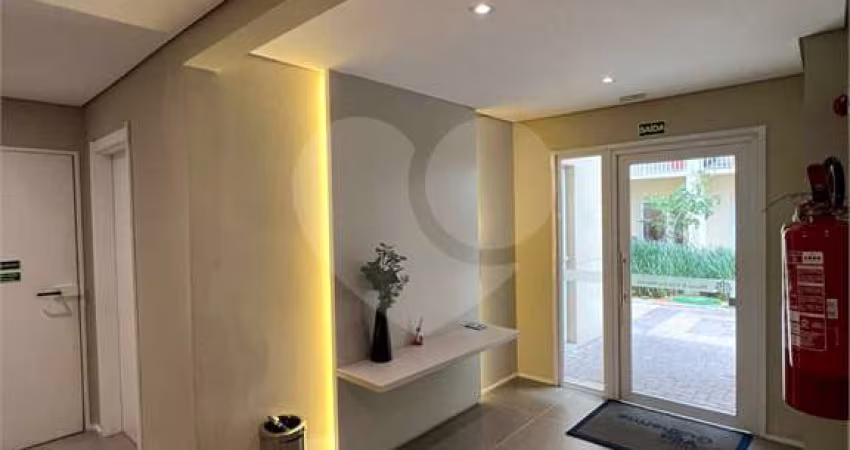 Apartamento pronto para morar na vila Guilherme com 2 dormitórios,sala e varanda!