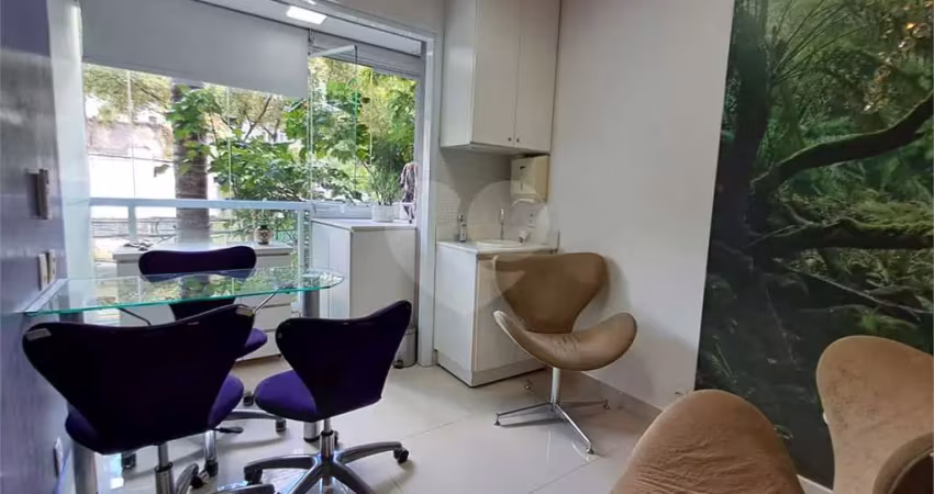 Sala comercial à venda na Rua Oscar Freire, Pinheiros, São Paulo