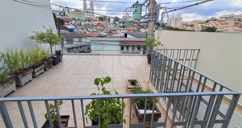 Casa Assobradada à venda | 250 m² | 3 dormitórios | 3 vagas na Parada Inglesa!