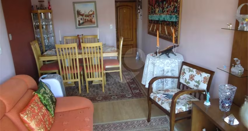 Apartamento 3 Dormitórios, Suite, 2 Banheiros, Vaga. Vila Gustavo. Aceita Pet