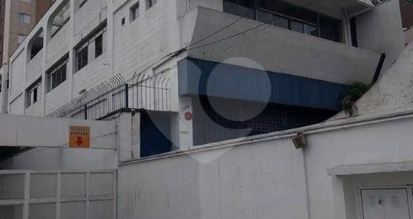 Prédio comercial  com 3 pavimentos com 300 metros por andar