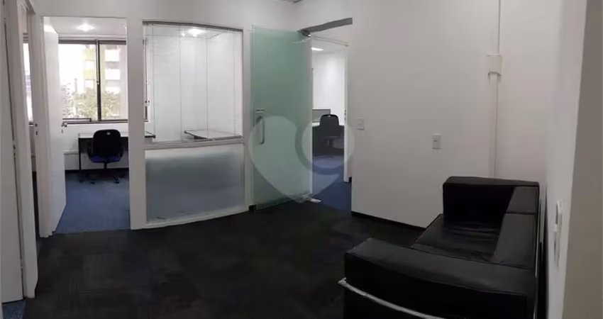 Sala comercial para alugar na Rua Alves Guimarães, Pinheiros, São Paulo