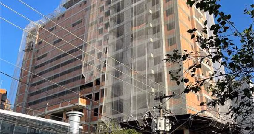 Salão Comercial com amplo estacionamento na Água Fria