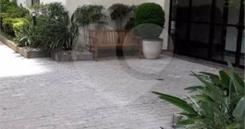 Apartamento-São Paulo-SANTANA | Ref.: REO927953