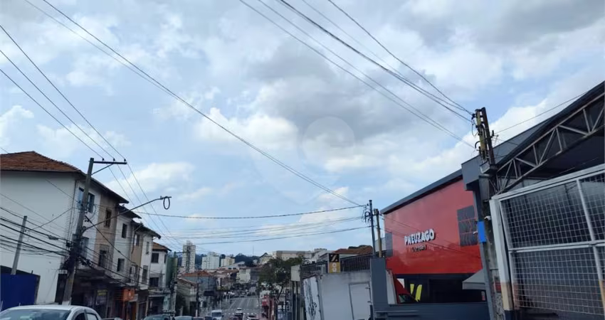 Imóvel na Avenida Água Fria