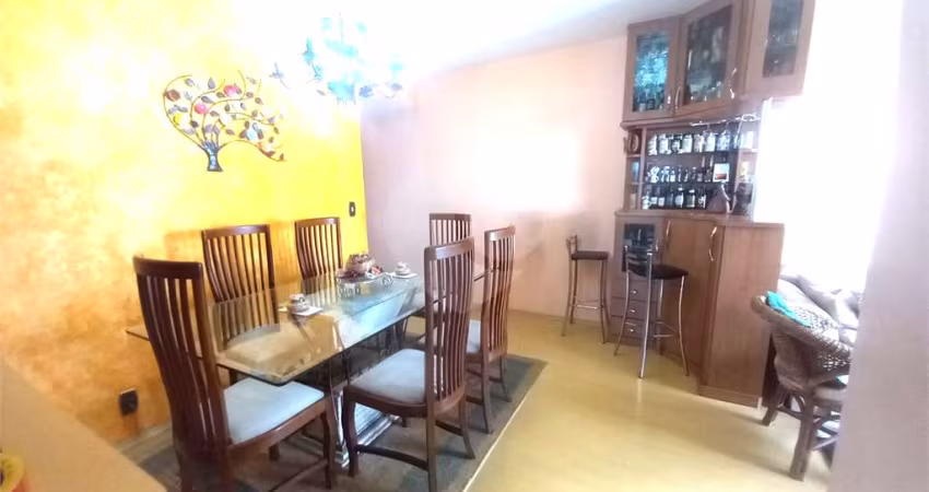 Apartamento com dois quartos, escritório, banheiro, cozinha, área de serviço, 1 vaga em Santana!