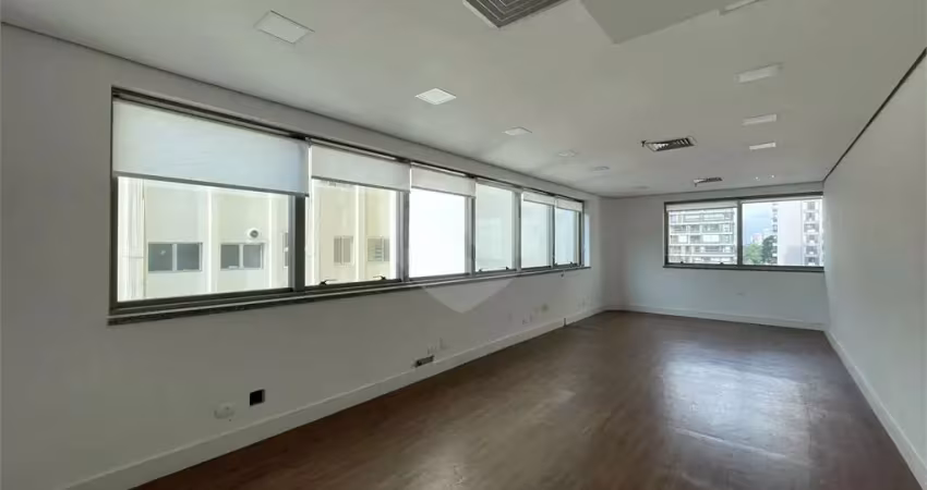 Sala comercial para alugar na Rua Artur de Azevedo, Jardim América, São Paulo