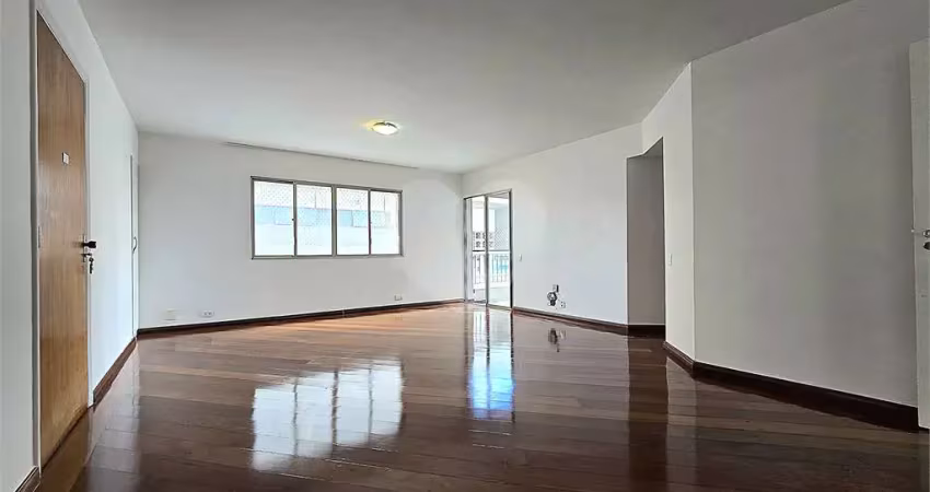 Apartamento com 3 quartos para alugar na Rua Oscar Freire, Pinheiros, São Paulo