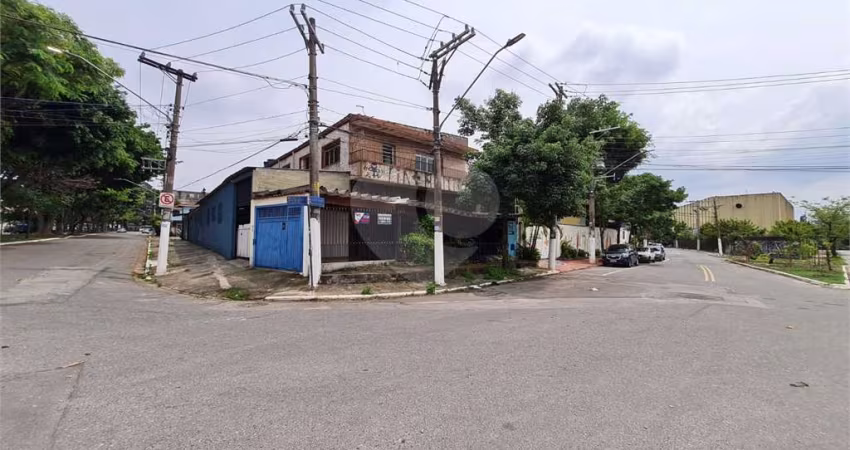 ATENÇÃO INVESTIDORES! IMÓVEL À VENDA | 5 DORMITÓRIOS + SALÃO | 2 VAGAS NO PQ. EDU CHAVES!