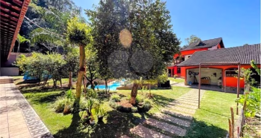 Serra da Cantareira Magnífica Casa com 1970 Metros de Terreno Aceita 70% em Permuta por Apartamento!