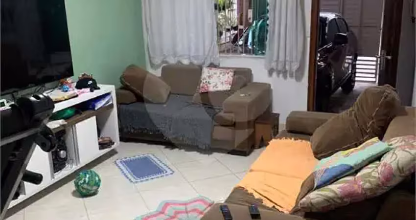 Casa com 3 quartos à venda na Rua dos Maracujás, Vila Mazzei, São Paulo