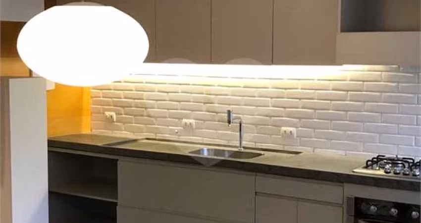 Apartamento em Moema com 3 quartos - reformado