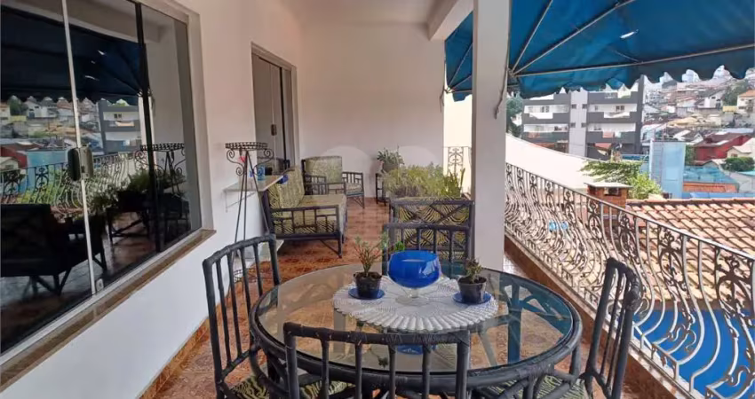 Área gourmet com salão de festas integrado e piscina!