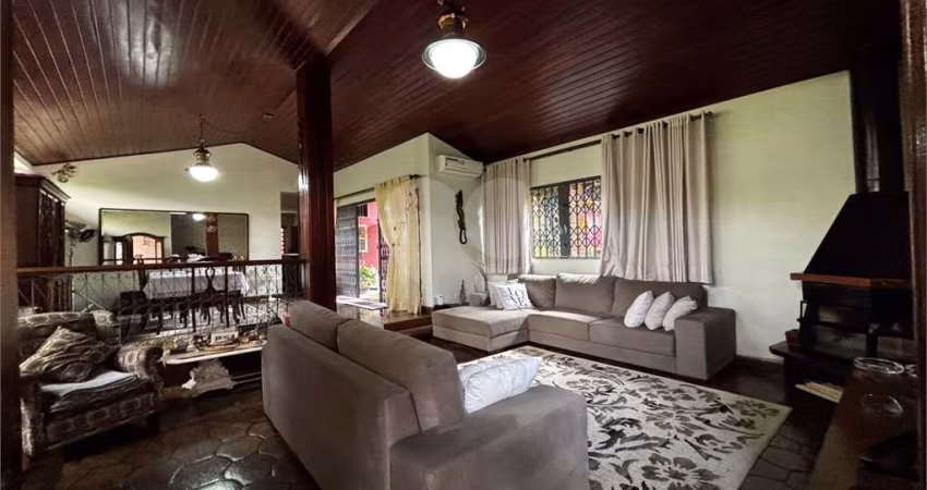 Sobrado com 762 m² de terreno  com 4 dormitórios e 4 vagas em Santana