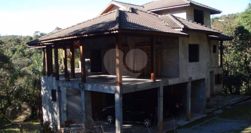 SOBRADO A VENDA NA SERRA DA CANTAREIRA - 2.176 M2 DE TERRENO E 920 M2 DE ÁREA ÚTIL