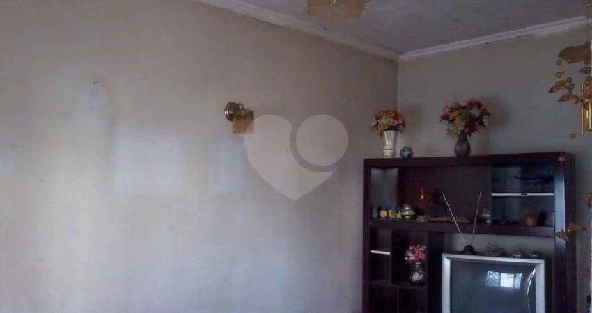 Casa com 2 quartos, 2 vagas