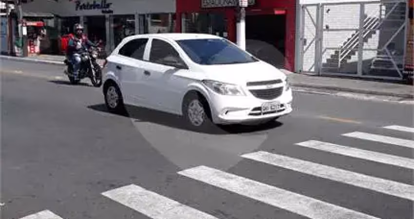 Prédio para alugar na Rua Voluntários da Pátria, Santana, São Paulo