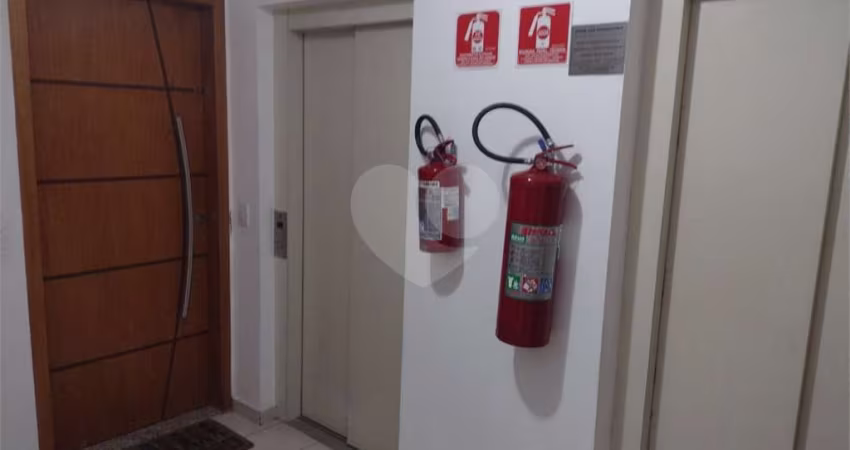 Apartamento à venda na Penha, 2 dorm e 1 vaga.