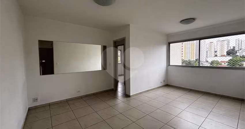 Apartamento na Avenida Braz Leme, Santana com 2 dormitórios e 1 vaga