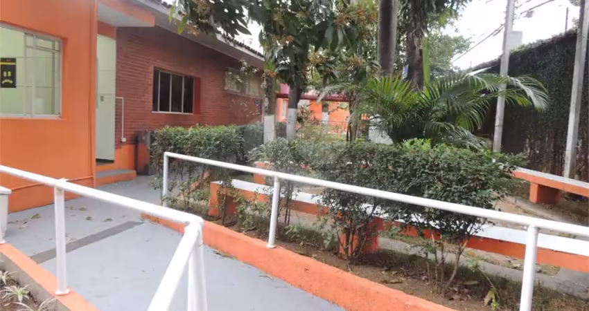 Prédio para alugar na Rua Sócrates, Jardim Marajoara, São Paulo
