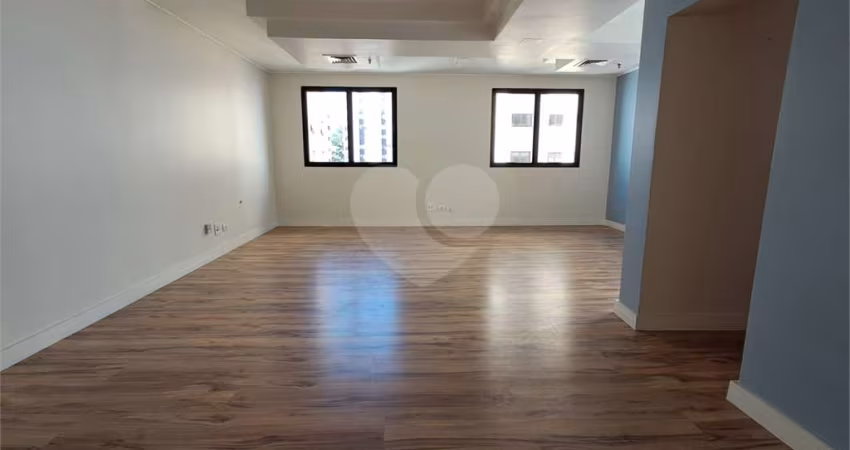 Sala Comercial de 41 m² com copa, 1 banheiro e 1 vaga Perdizes