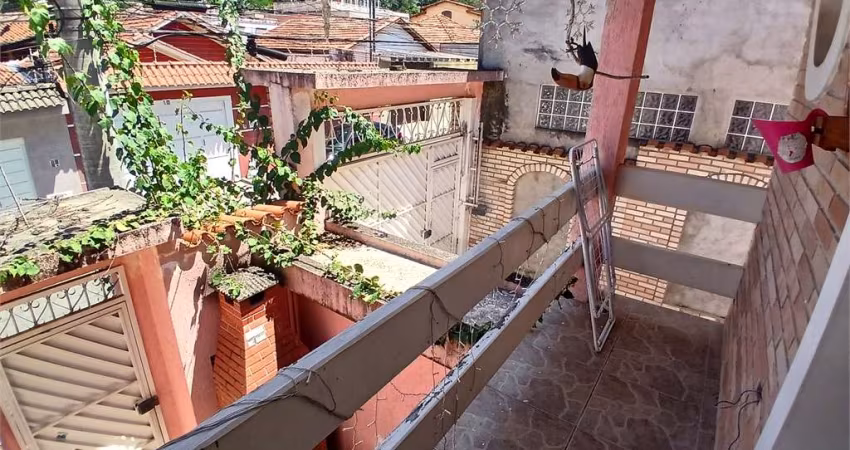 Imóvel com 3 moradias no Tremembé