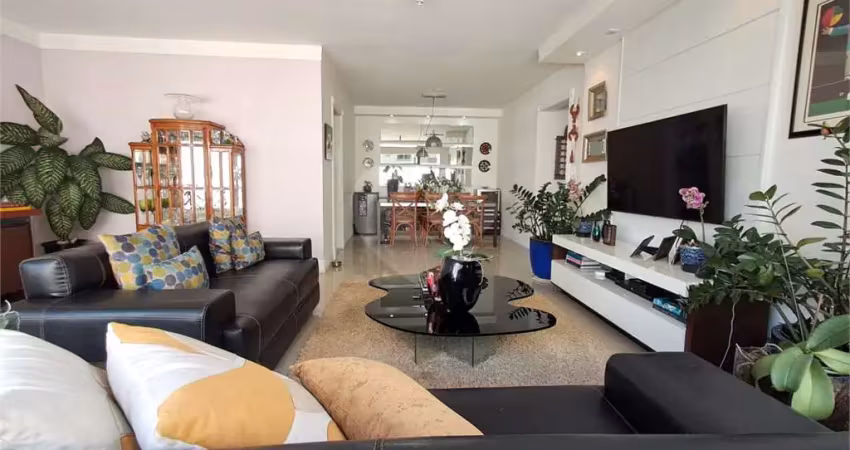 Imóvel de 146m² sala de estar ampla com janelões, 3 quartos, 4 vagas lazer completo Perdizes