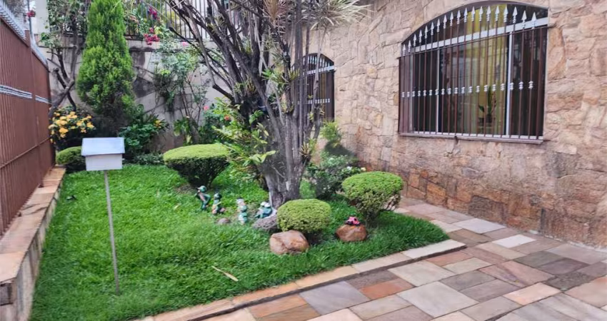 Vende Excelente Casa Térrea Jardim São Paulo ZN 3 quartos 2 suítes 5 vagas área gourmet.