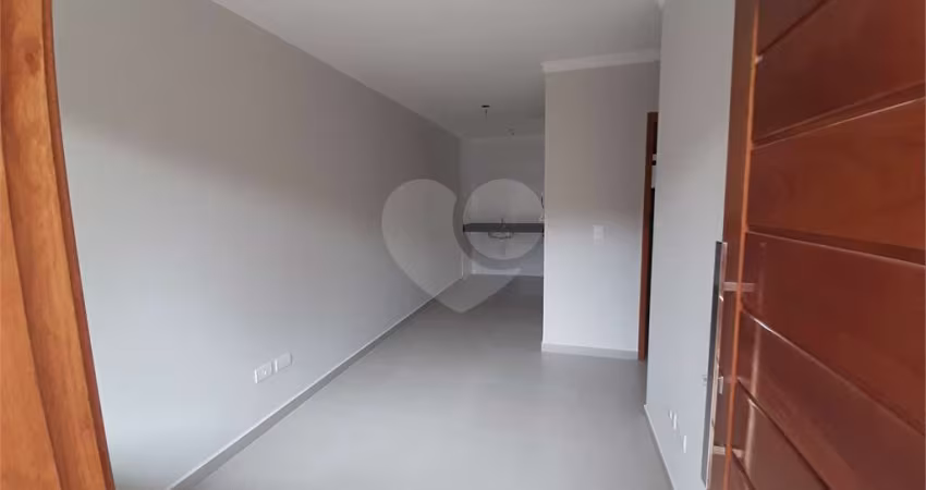 Apartamento com 37m2, 2 quartos, banheiro, sala, cozinha, quintal, SEM vaga de garagem