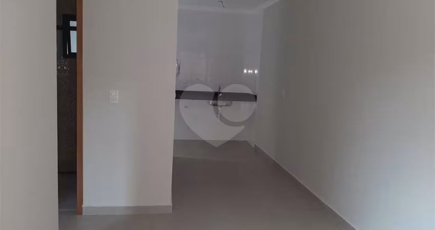 Apartamento com 37m2, 2 quartos, banheiro, sala, cozinha, quintal e  1 vaga de GARAGEM
